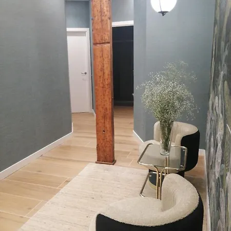 Big 4 In A Centric Parking Included