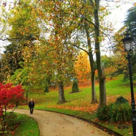 Big 4 In A Centric Parking Included *