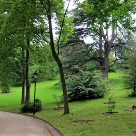 Big 4 In A Centric Parking Included