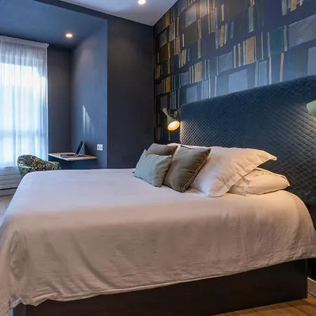 Big 4 In A Centric Parking Included