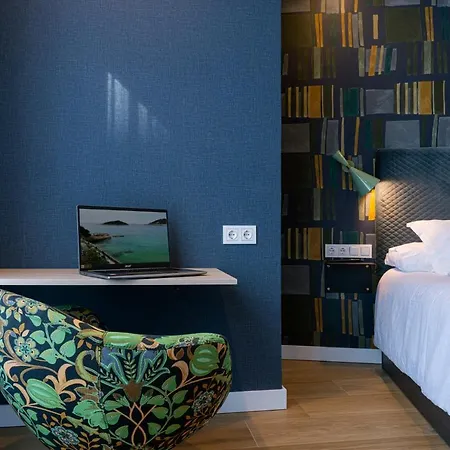 Big 4 In A Centric Parking Included *