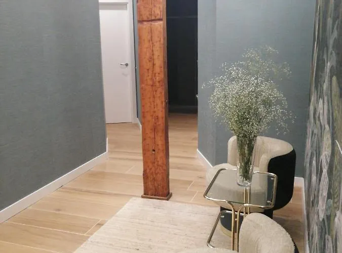 Big 4 In A Centric Parking Included