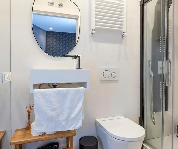 Big 4 In A Centric Parking Included Holiday home