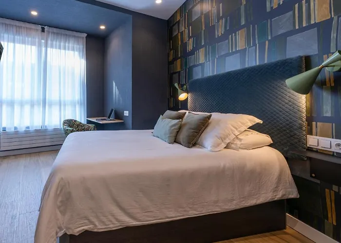 Big 4 In A Centric Parking Included