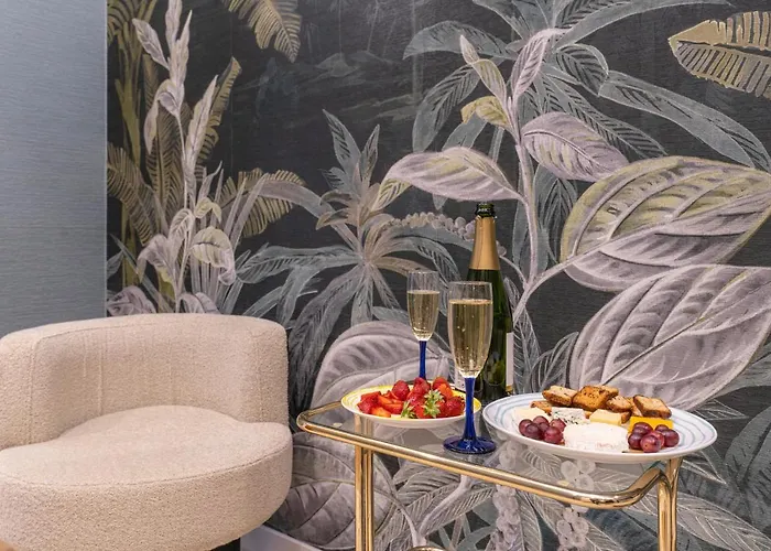 Big 4 In A Centric Parking Included Holiday home