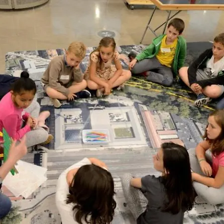 Big 4 In A Centric Parking Included Nyaraló