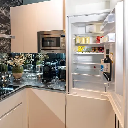 Big 4 In A Centric Parking Included Nyaraló *