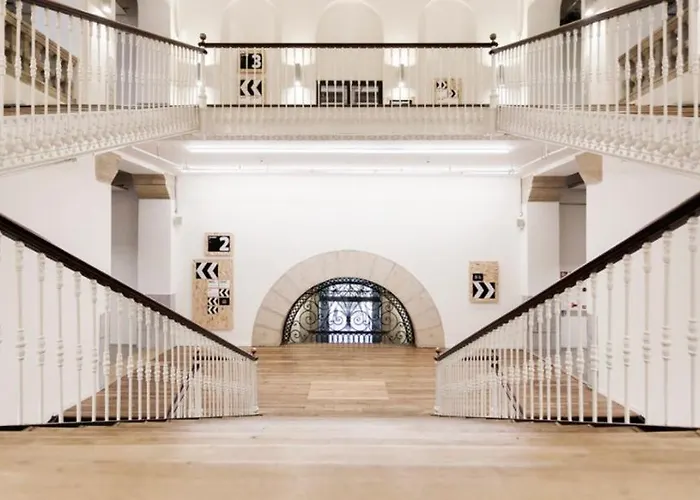 Big 4 In A Centric Parking Included *